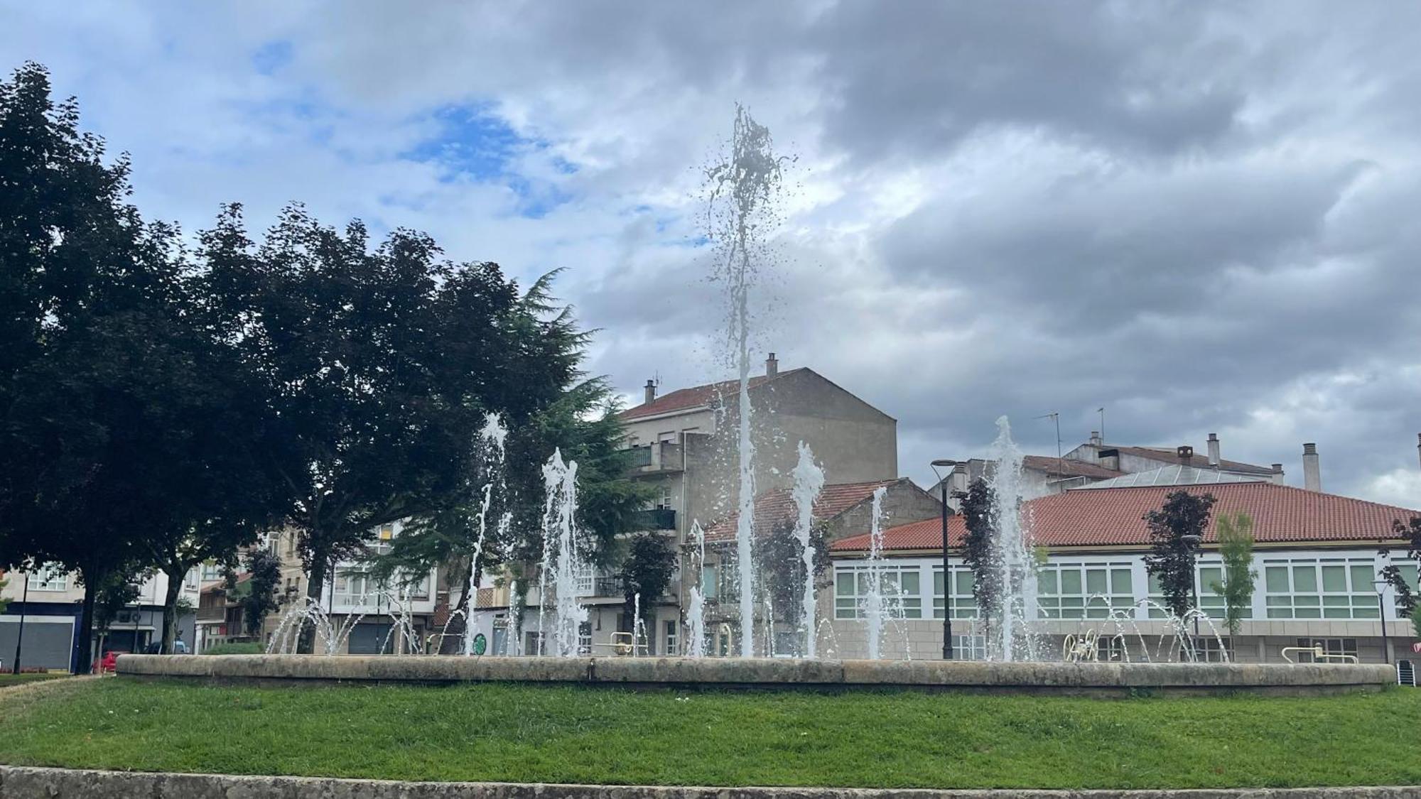 Piso Vacacional Familiar En Verín エクステリア 写真